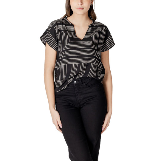 Jacqueline De Yong  Women T-Shirt
