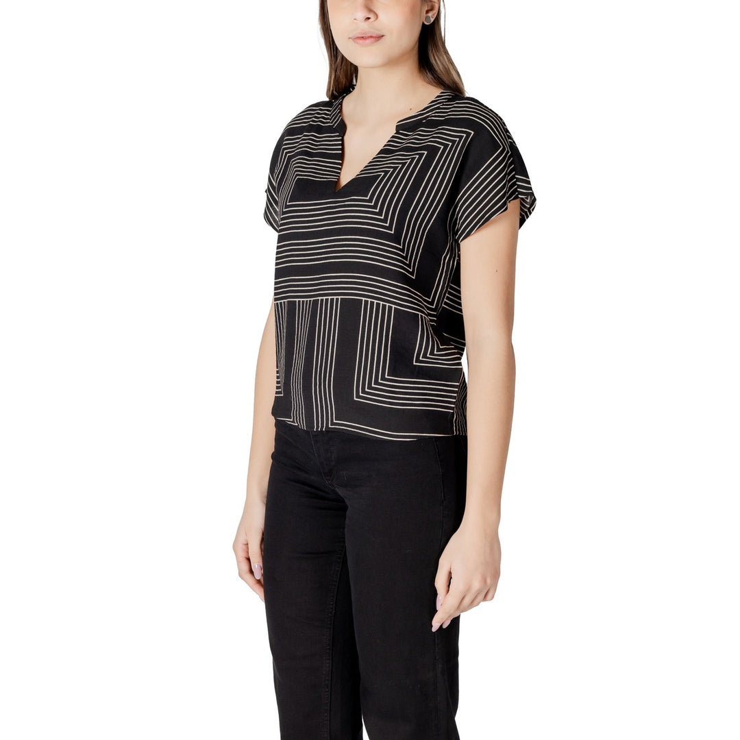 Jacqueline De Yong  Women T-Shirt